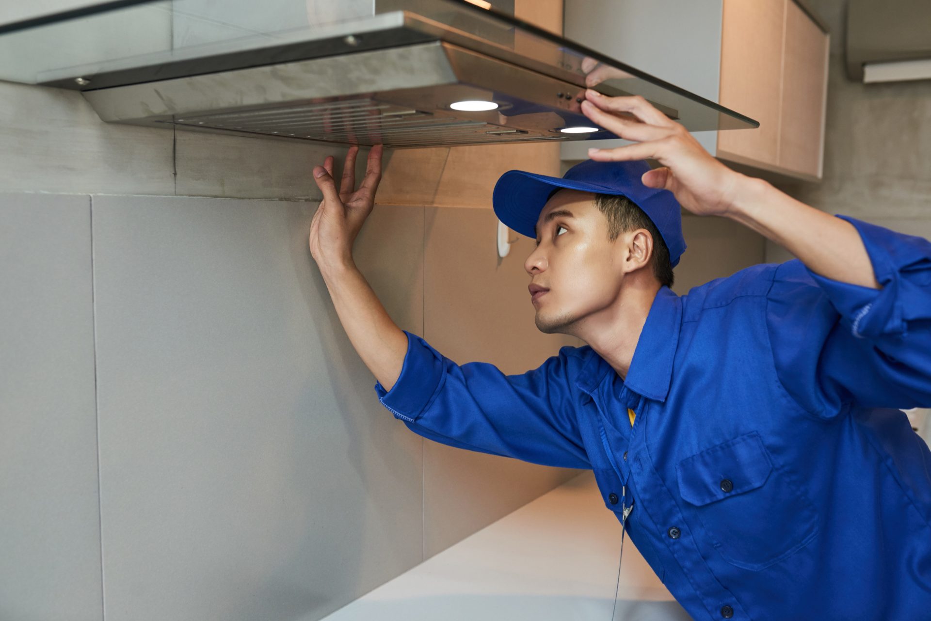 range hood not working repair technician diagnosing fan motor